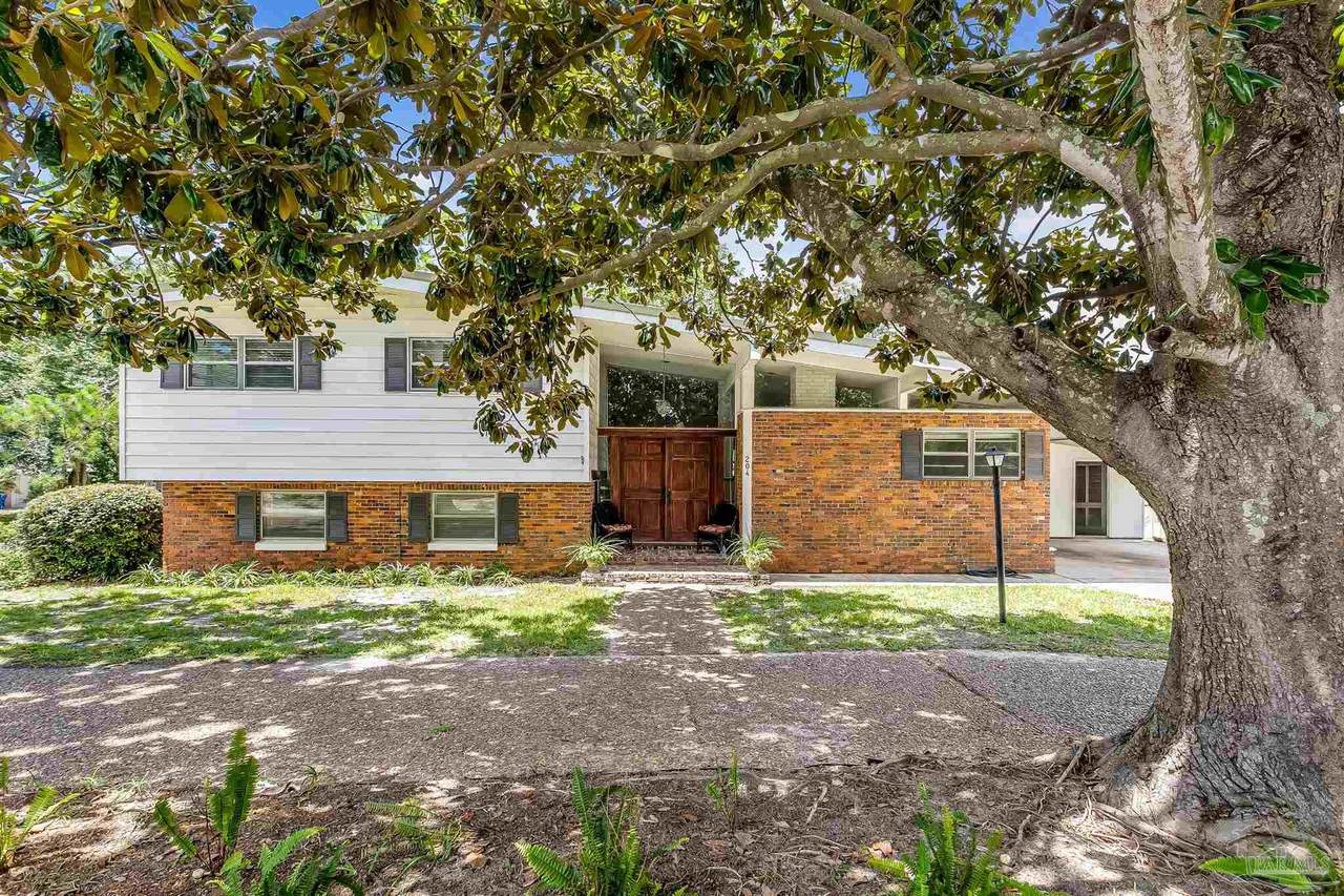 204 Poinciana Dr - Photo 1
