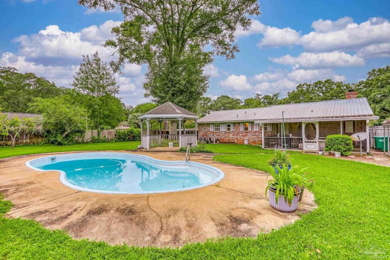 1070 Sagebrush Trl - Photo 1