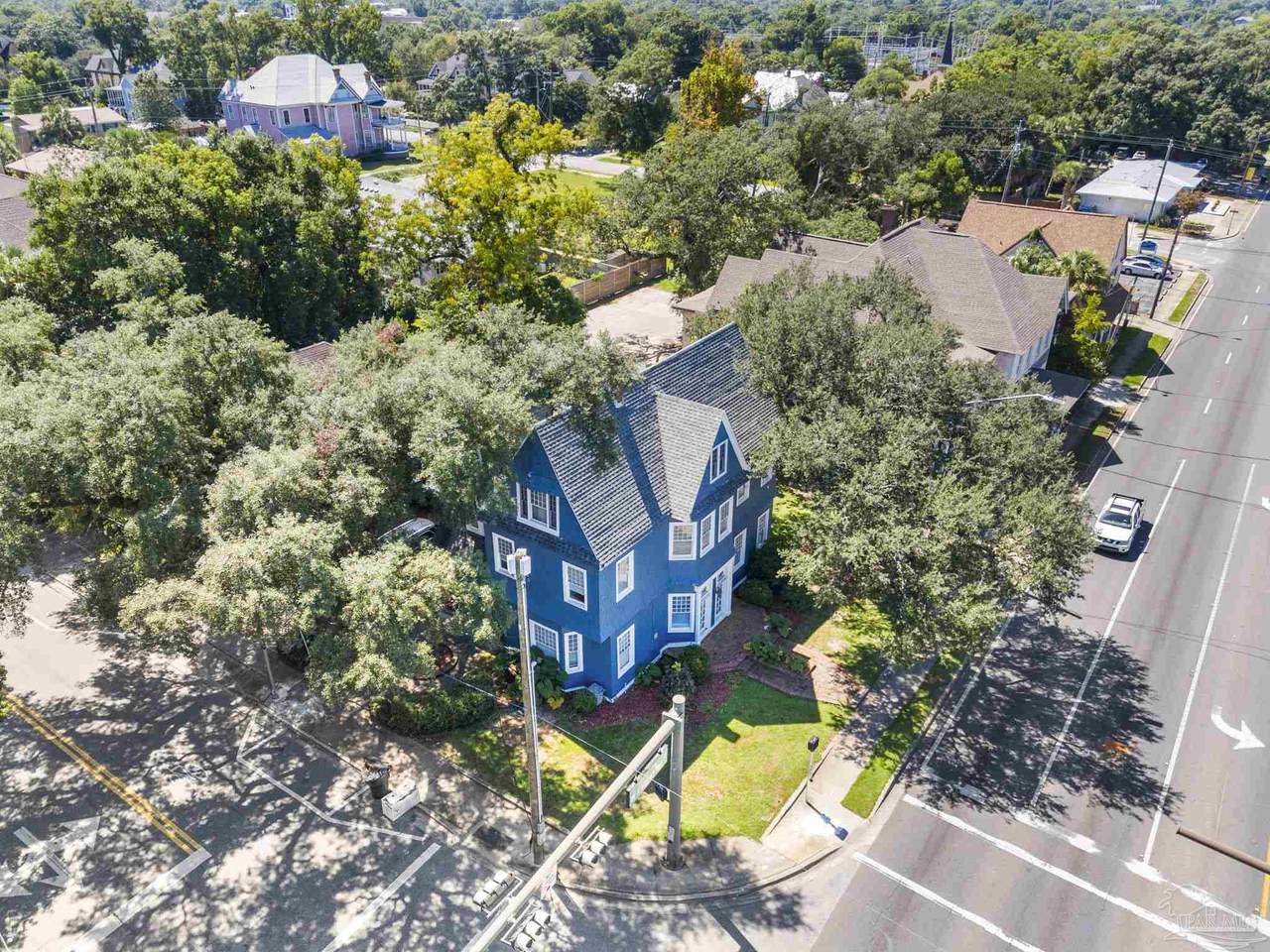 713 Spring St - Photo 1