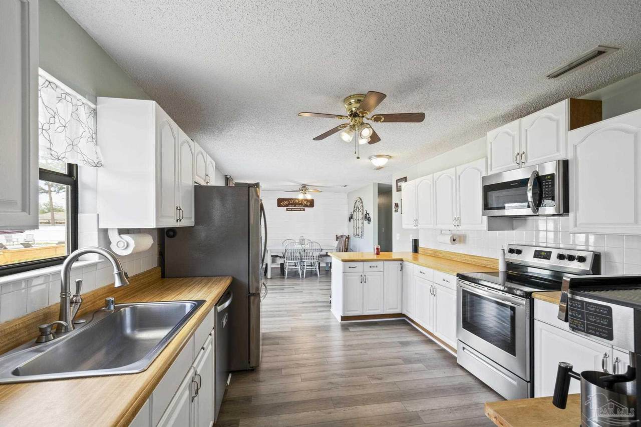 1828 Sundown Dr - Photo 1