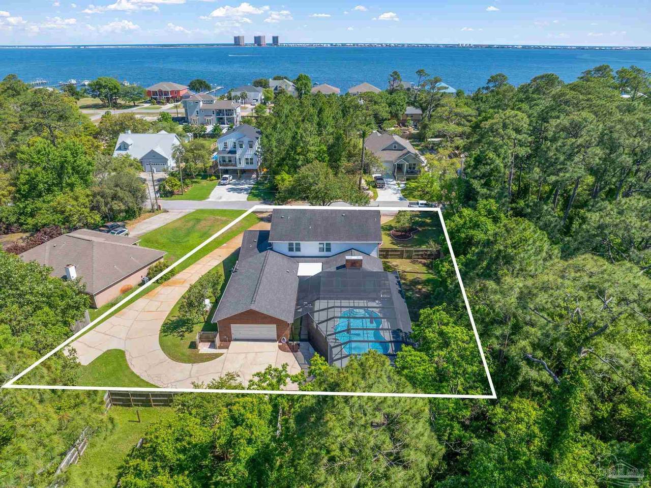 2960 Laurel Dr - Photo 1