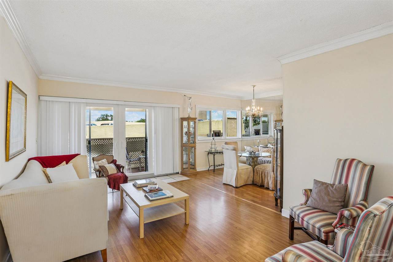 825 Bayshore Dr - Photo 1