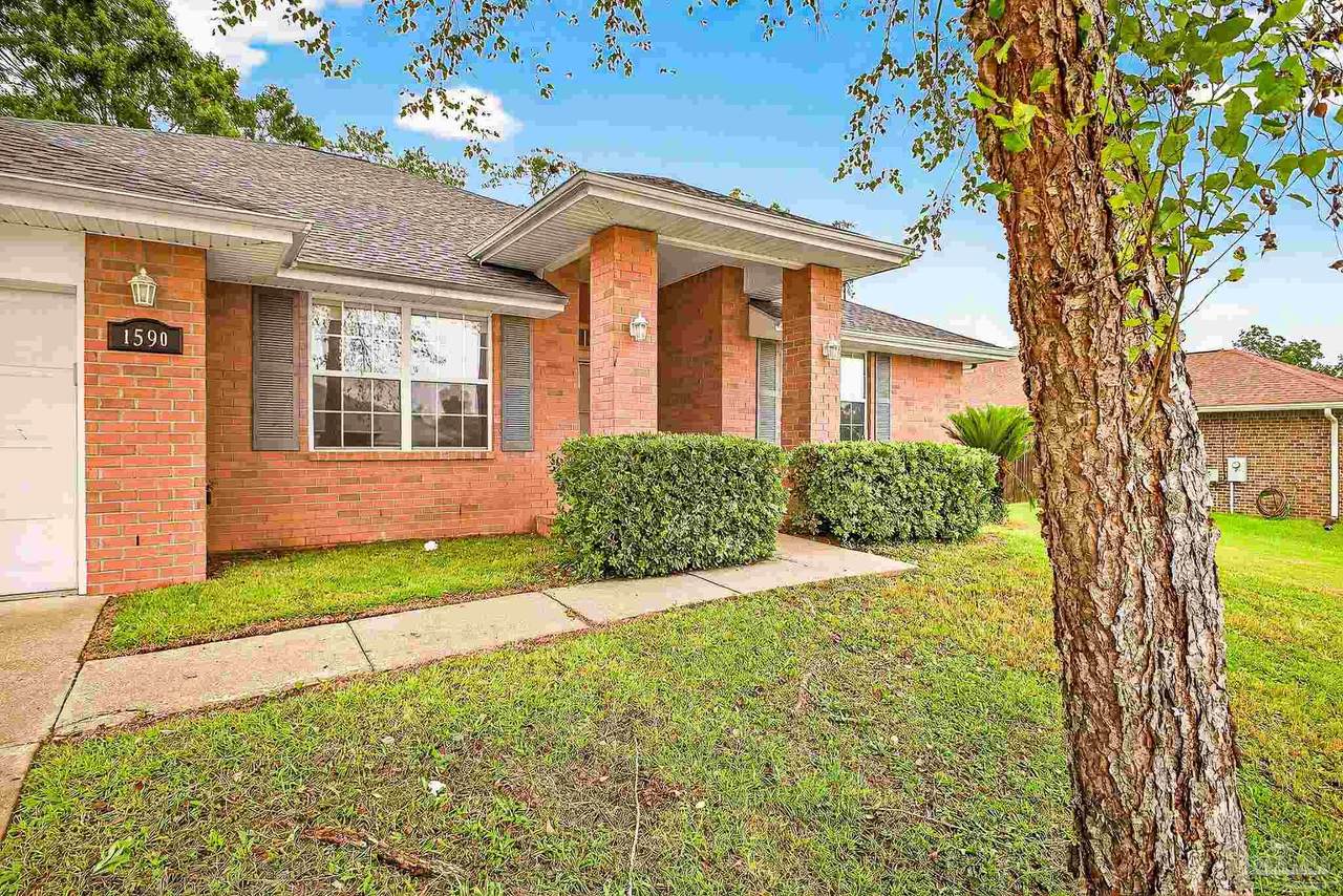 1590 Twin Pines Cir - Photo 1