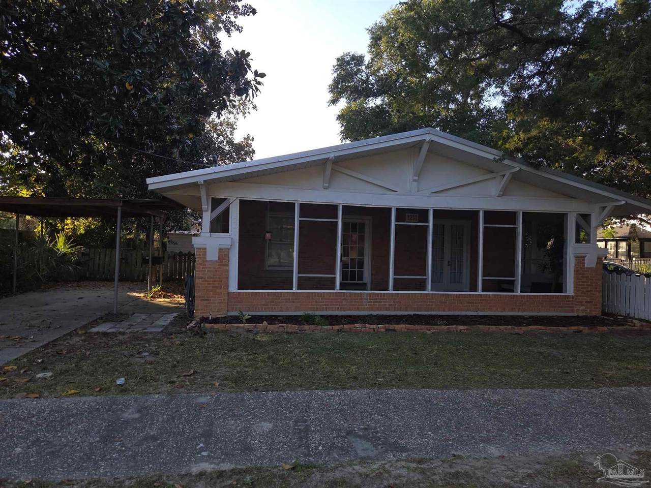 1211 Strong St - Photo 1