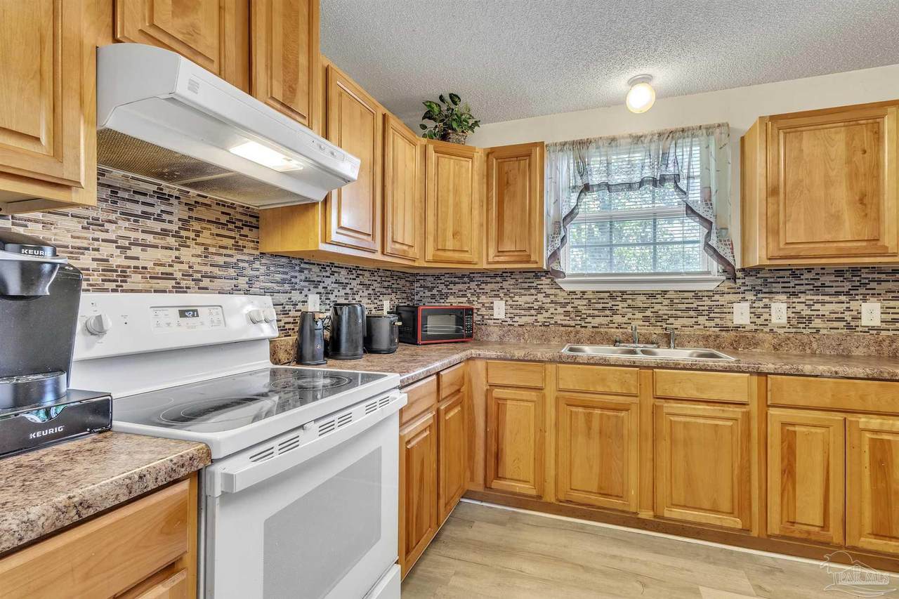205 Hatton St - Photo 1