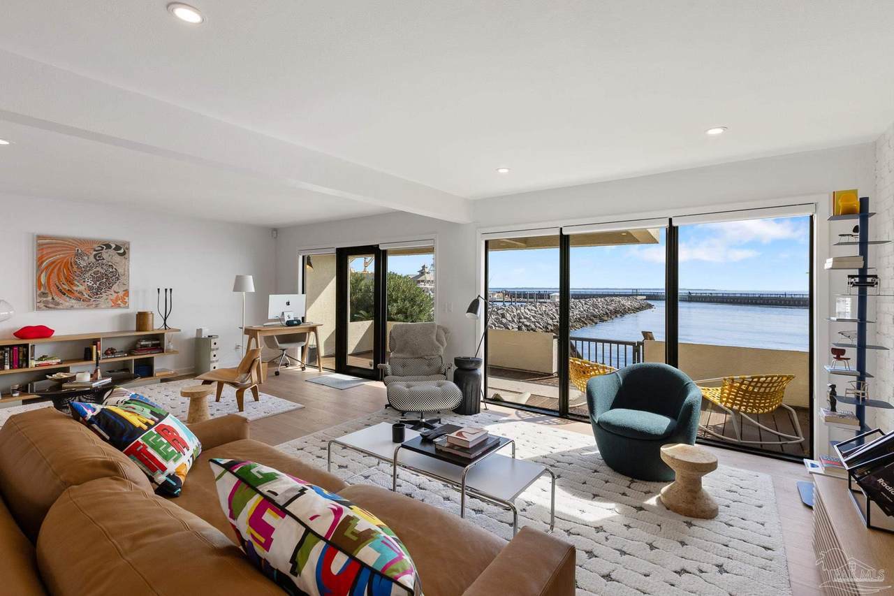 5 Port Royal Way - Photo 1