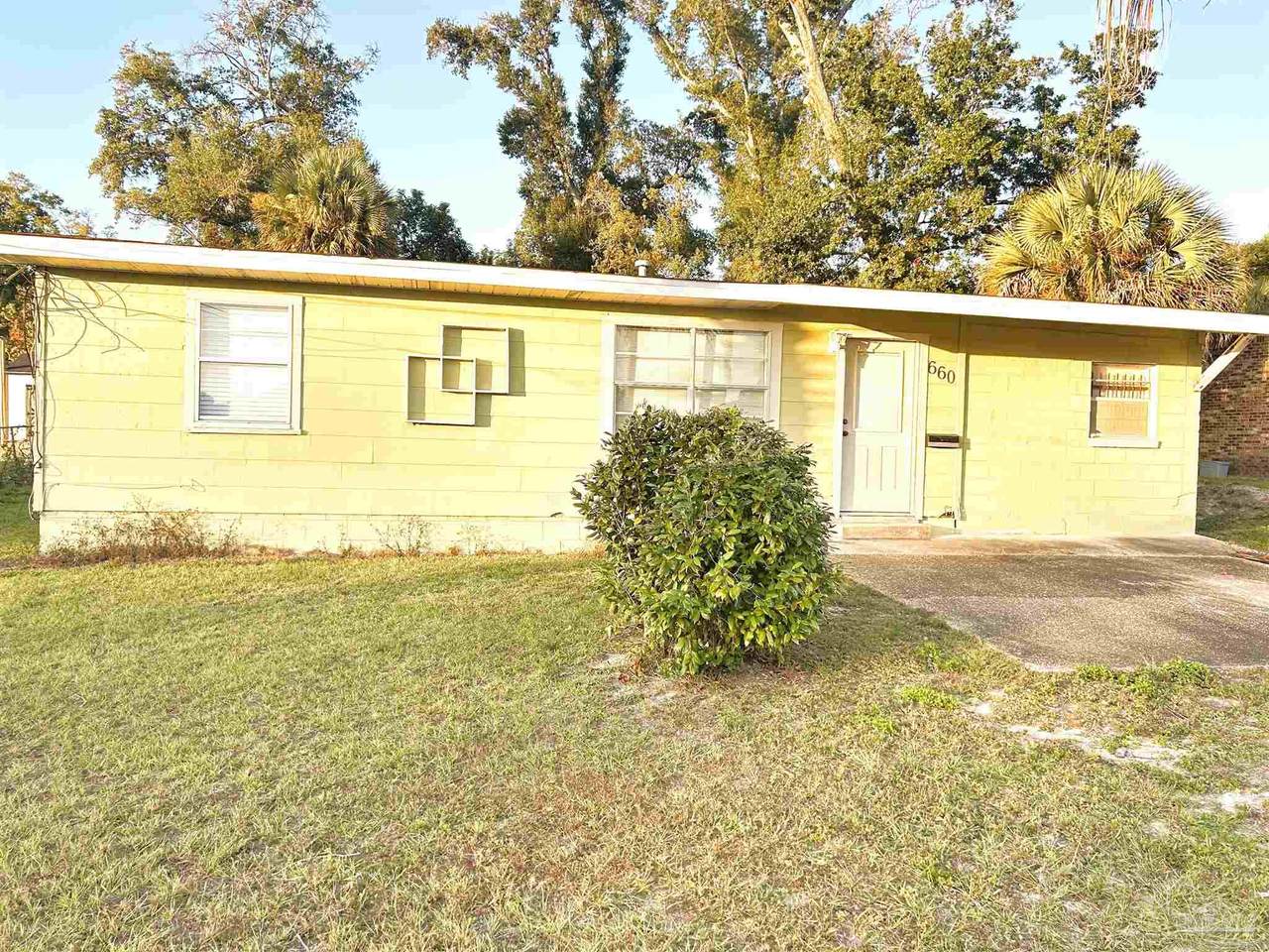 660 Lloyd St - Photo 1