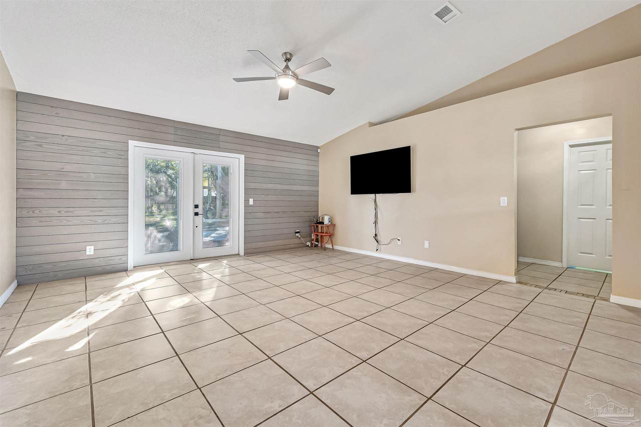 https://bt-photos.global.ssl.fastly.net/pensacola/1280_boomver_2_675078-2.jpg