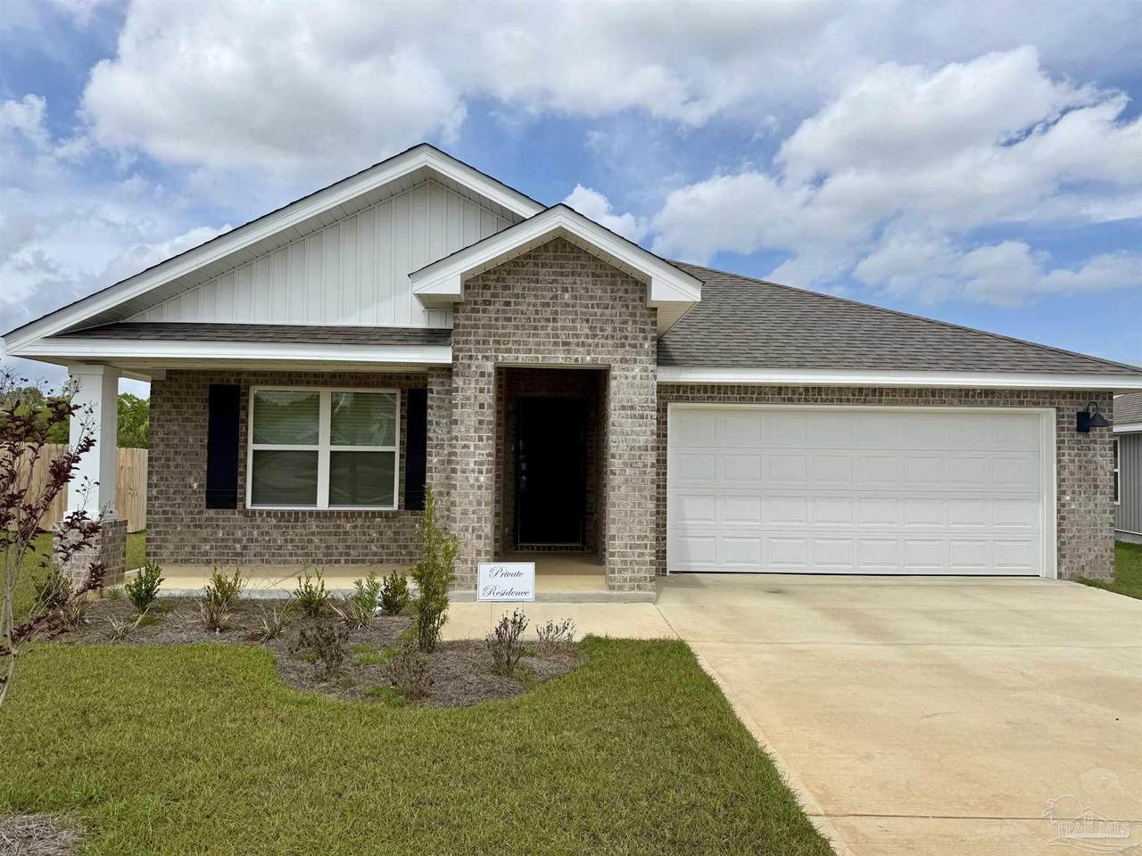111 Anhinga St - Photo 1