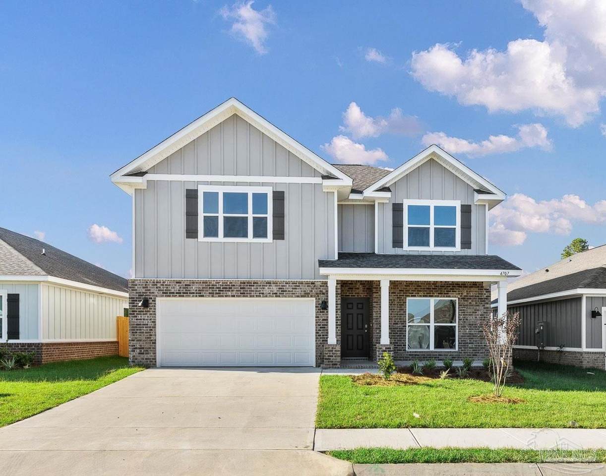 136 Albatross St - Photo 1