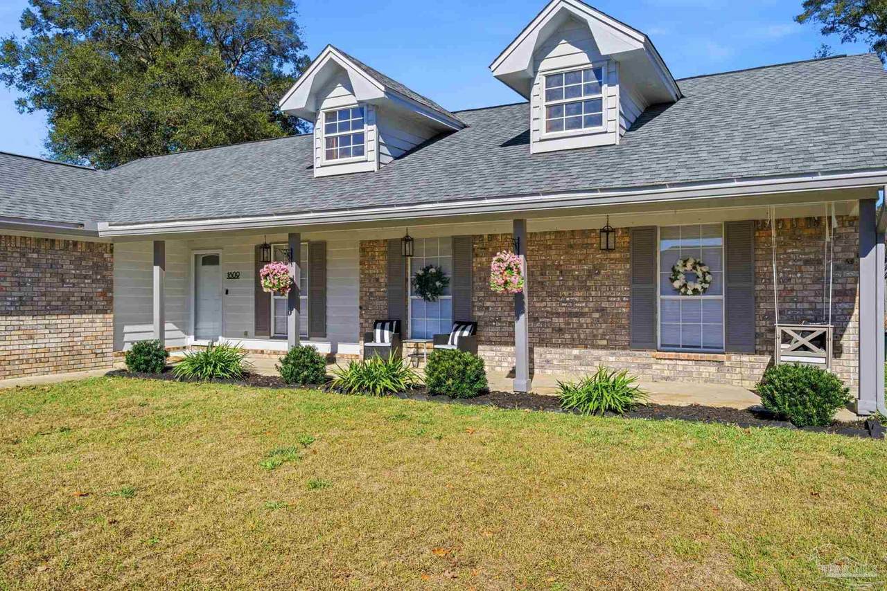 1809 Donegal Dr - Photo 1