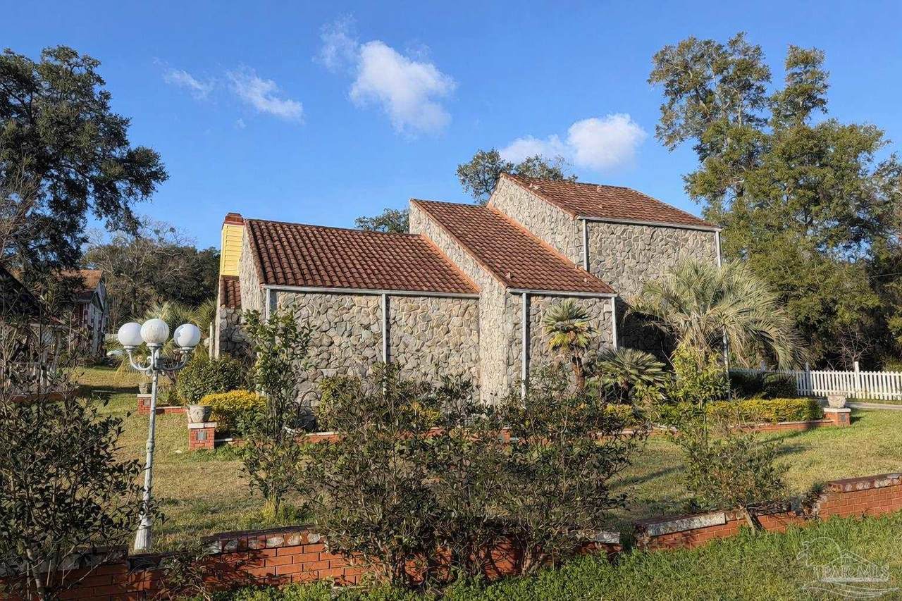 9445 Scenic Hwy - Photo 1