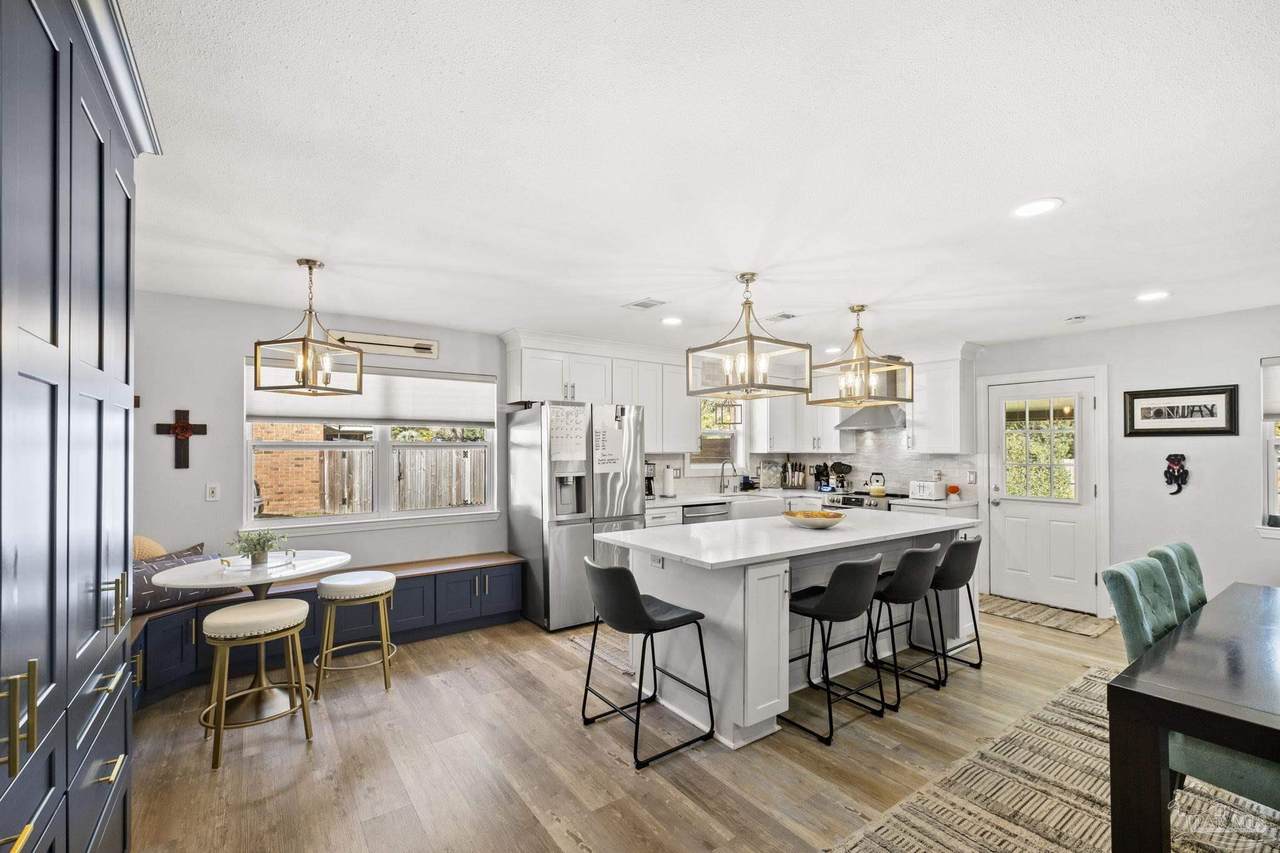 9542 Hummingbird Blvd - Photo 1