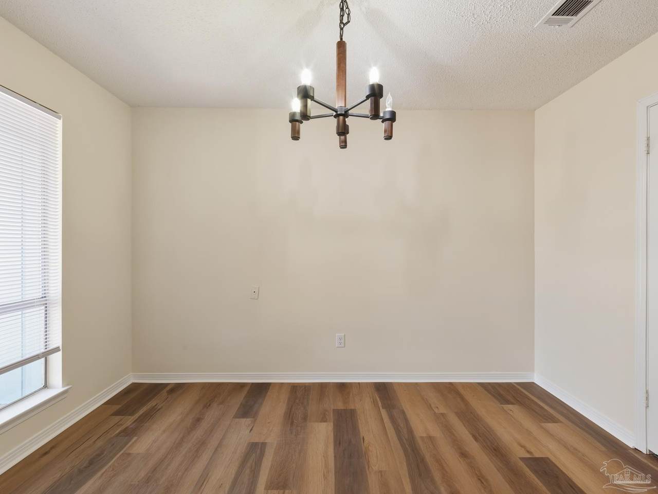 https://bt-photos.global.ssl.fastly.net/pensacola/1280_boomver_1_678041-2.jpg