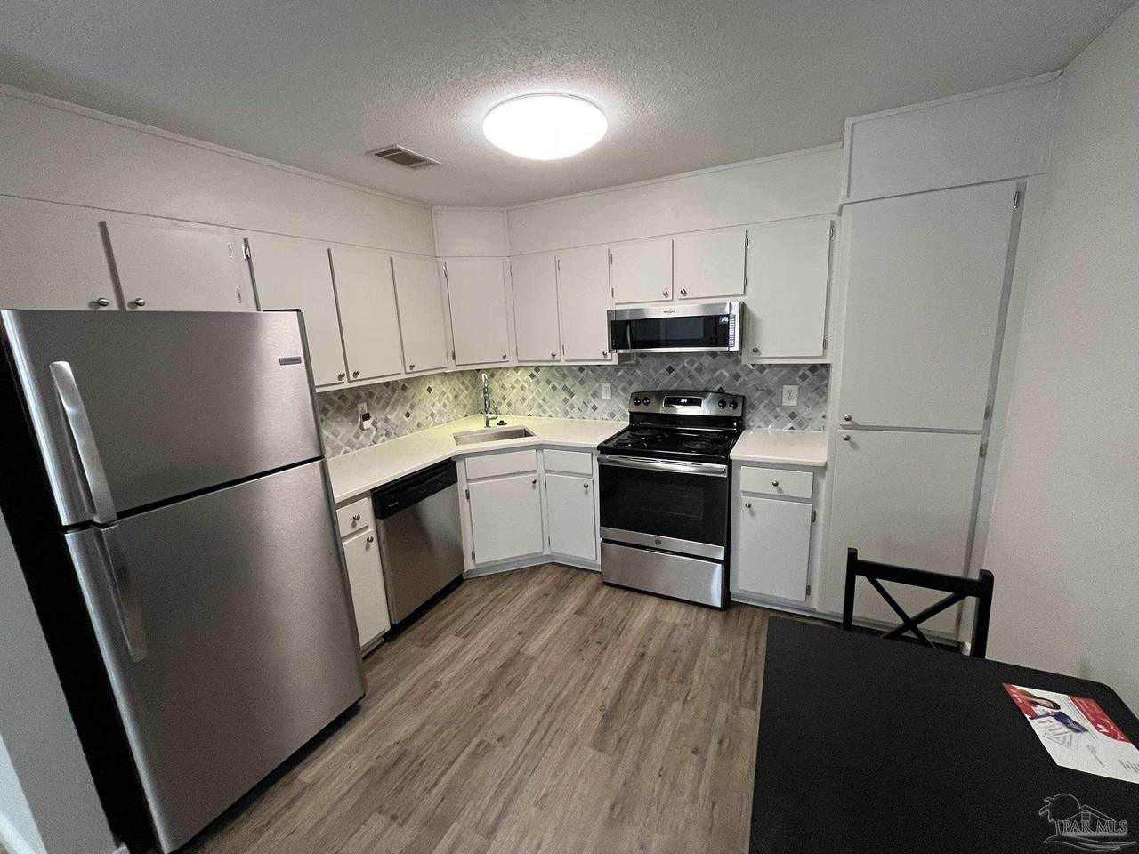 1271 Redwood Ln - Photo 1