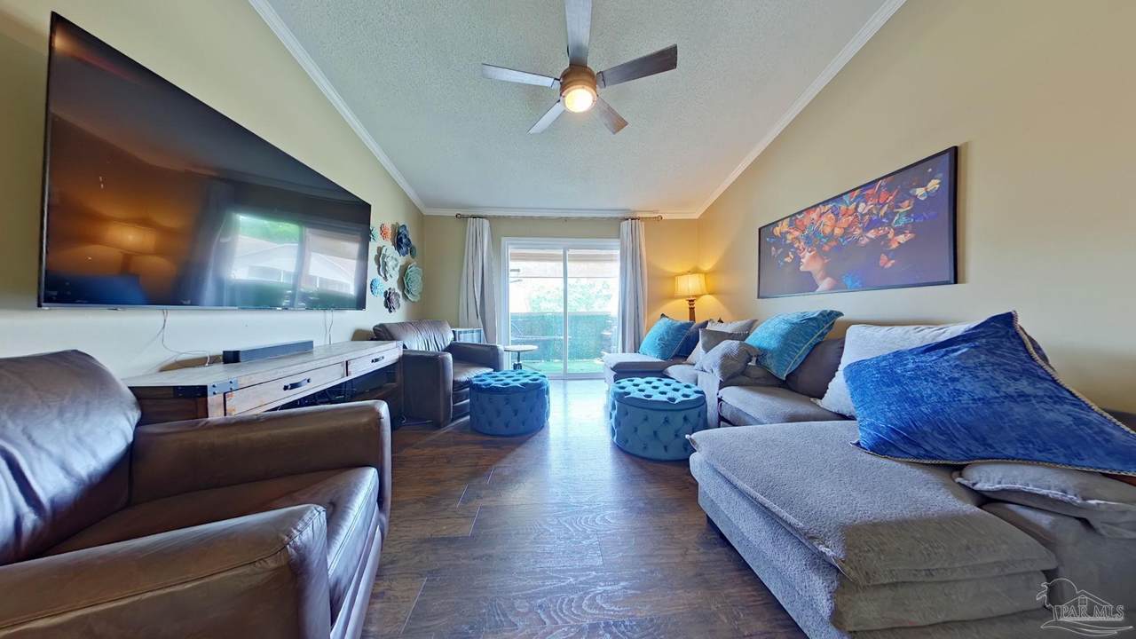 https://bt-photos.global.ssl.fastly.net/pensacola/1280_boomver_2_680046-2.jpg
