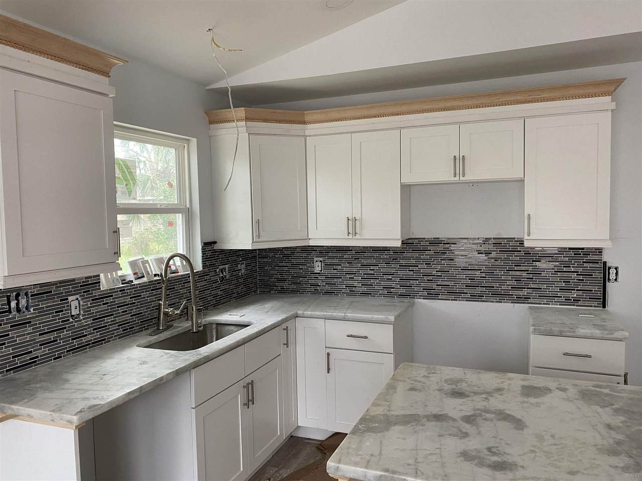 2815 Lloyd St - Photo 1