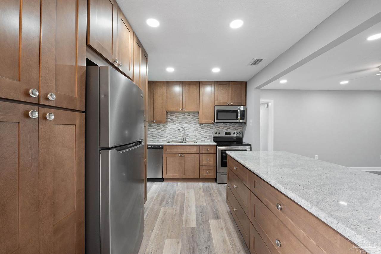 11 Audusson Ave - Photo 1