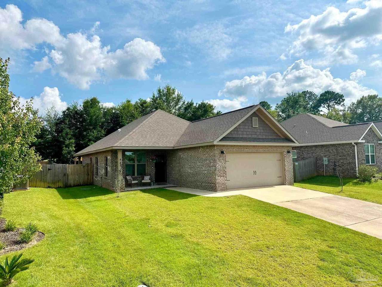 445 Pemberton Ln - Photo 1