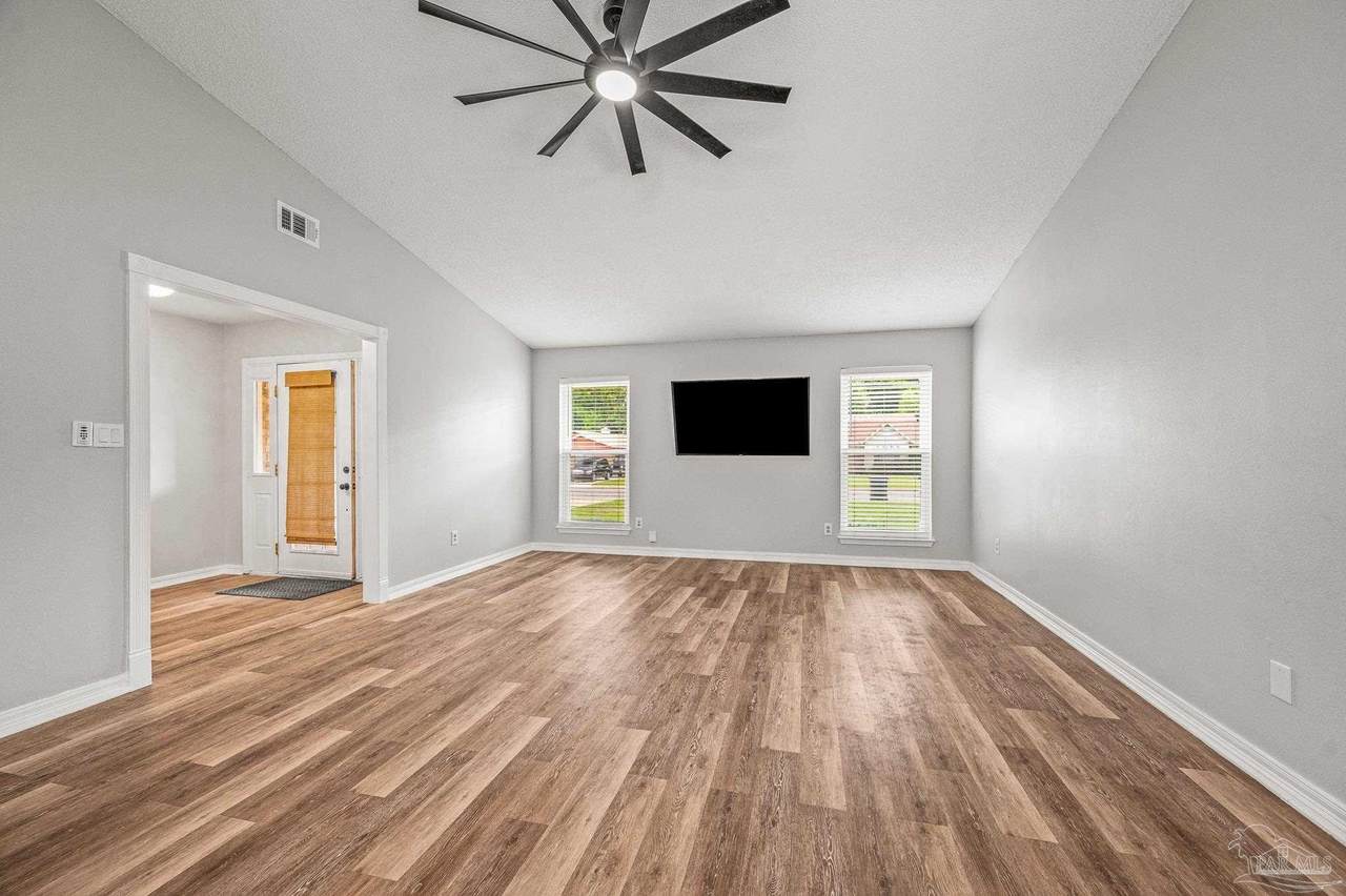 6641 Greenwell St - Photo 1