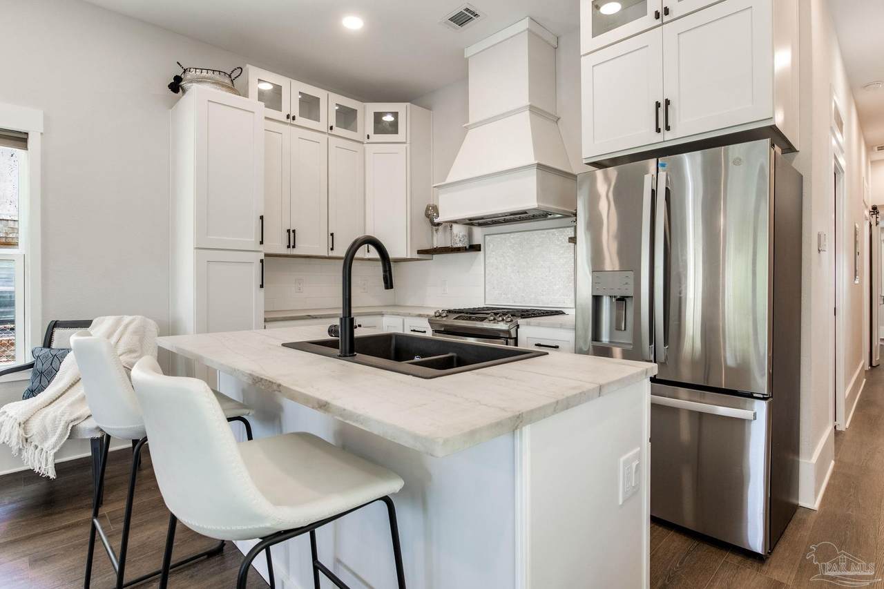 1206 7th Ave - Photo 1