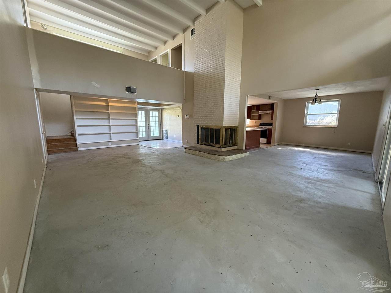 305 Calhoun Ave - Photo 1