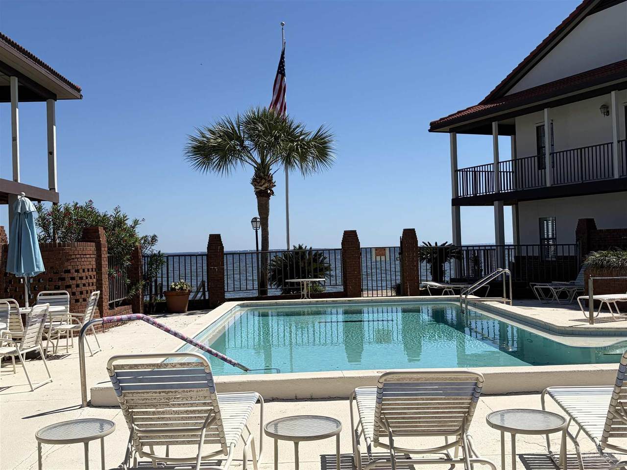 https://bt-photos.global.ssl.fastly.net/pensacola/1280_boomver_3_673504-2.jpg