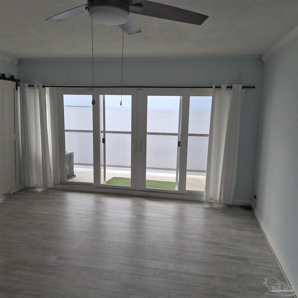 825 Bayshore Dr - Photo 1