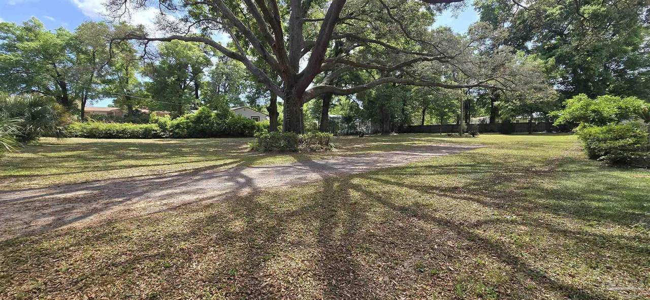 401 65th Ave - Photo 1