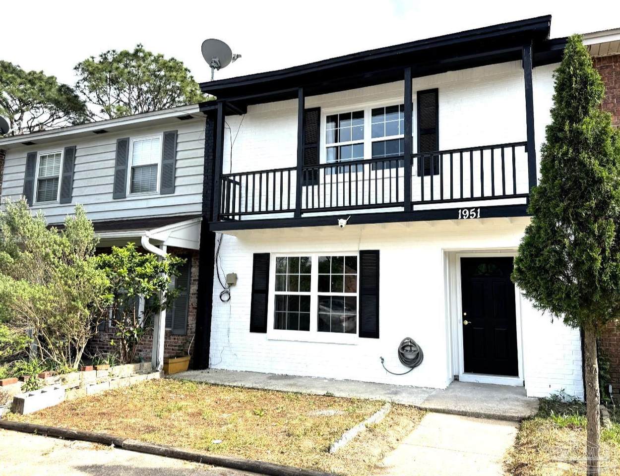 1951 Creighton Rd - Photo 1