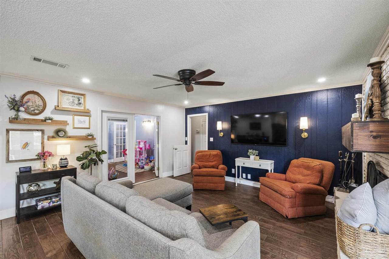 3815 Durango Dr - Photo 1