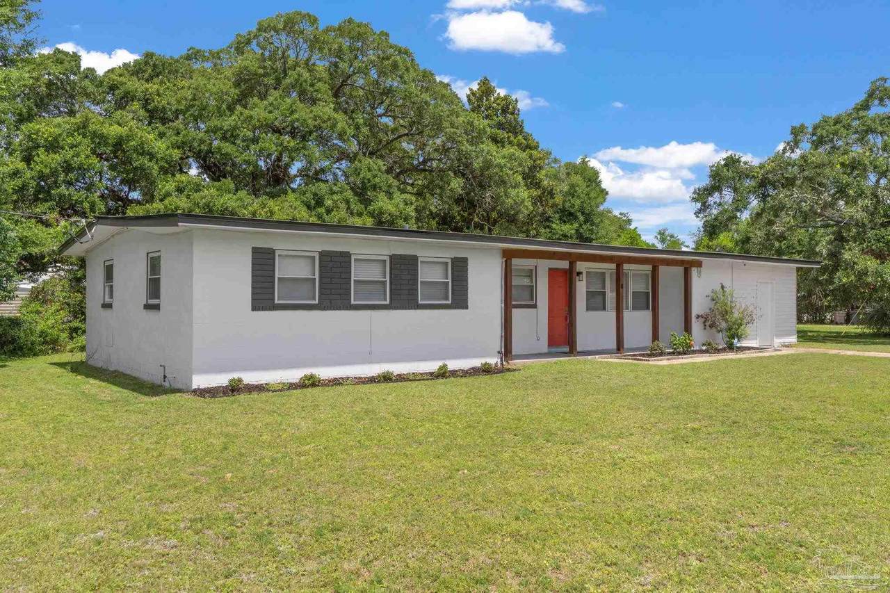 8 Goodman Ln - Photo 1