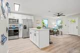 413 Avery St - Photo 18