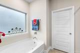9218 Oak Crest Dr - Photo 28