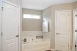 9825 Crestmont Cir - Photo 28