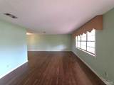 1402 Leonard St - Photo 2