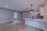 210 Lakeview Ave - Photo 3