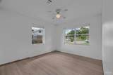 1095 Langley Ave - Photo 33