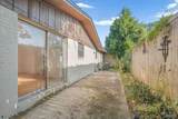 1095 Langley Ave - Photo 37
