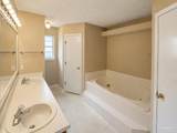 3989 Deerwood Cir - Photo 7