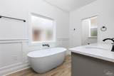 2908 Summer St - Photo 15