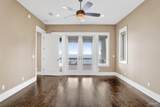 1070 Harbor Ln - Photo 15