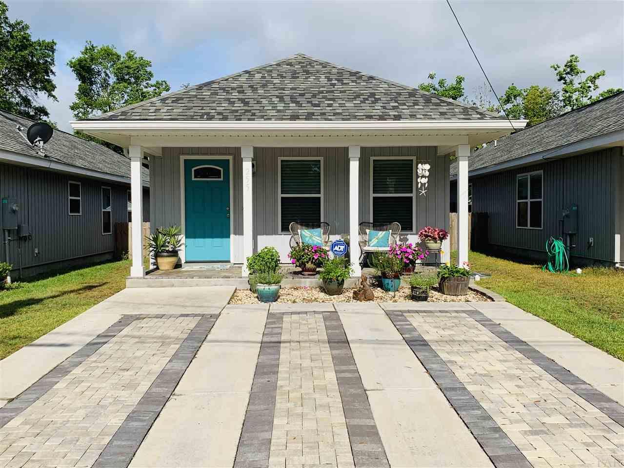 255 C St - Photo 1