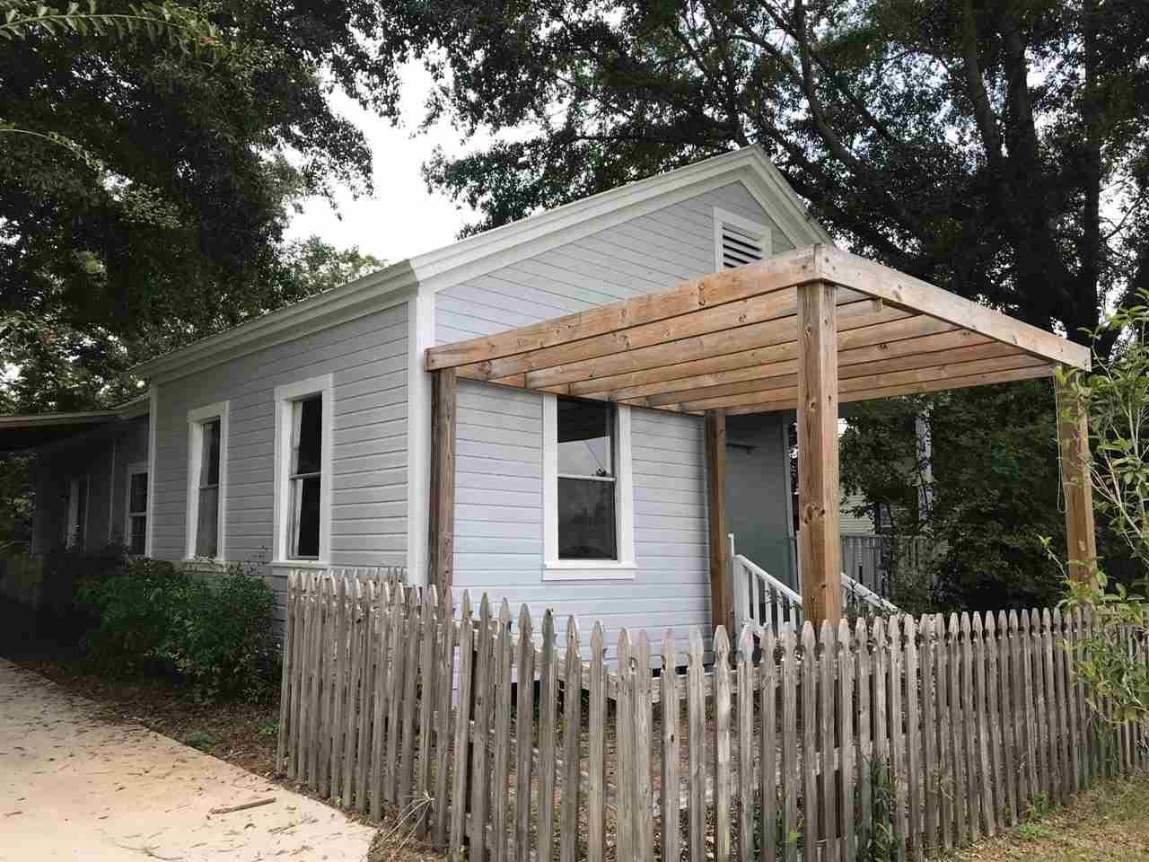 571 Church St - Photo 1