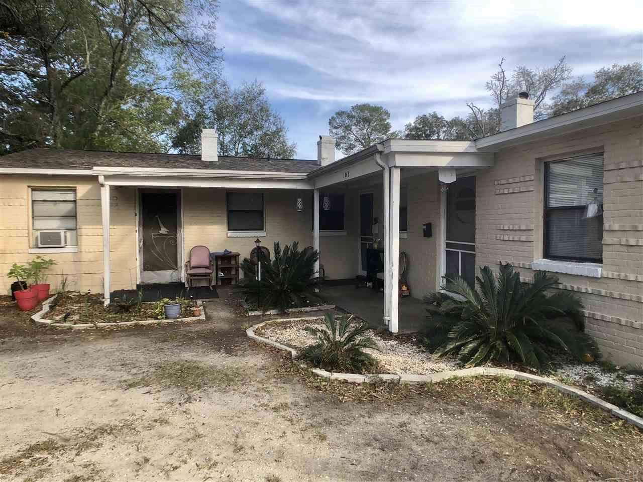 102 Ellis Dr - Photo 1