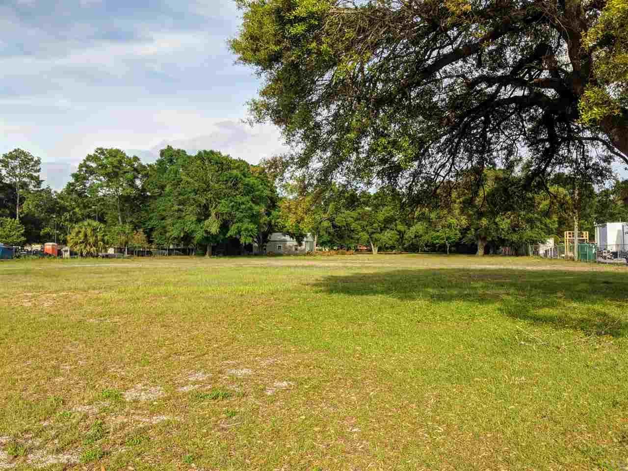 8050 Pensacola Blvd - Photo 1