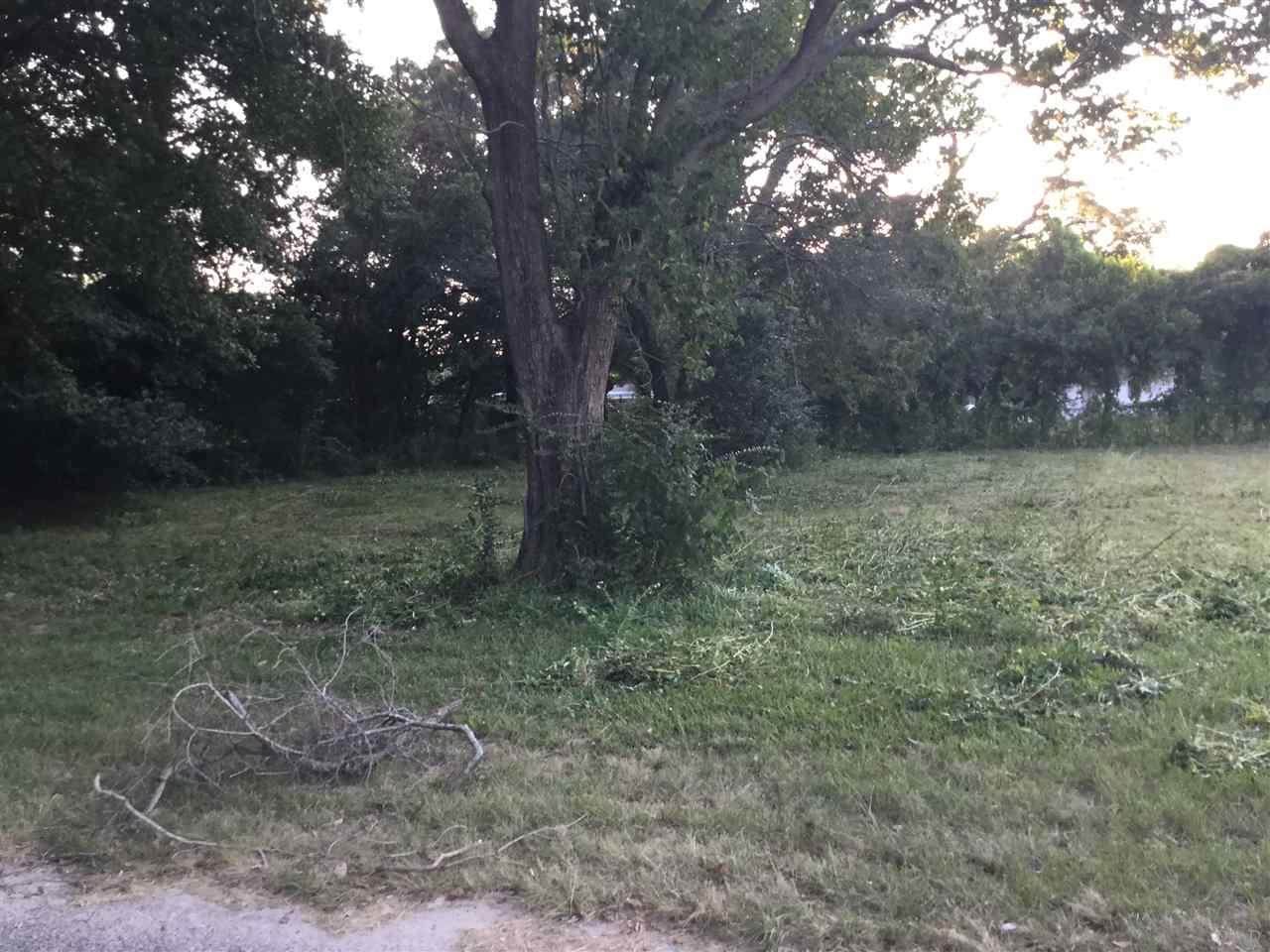 2501 Lee St - Photo 1