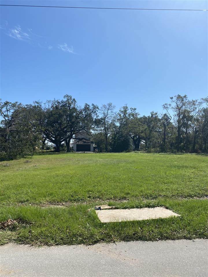 725 Government St - Photo 1