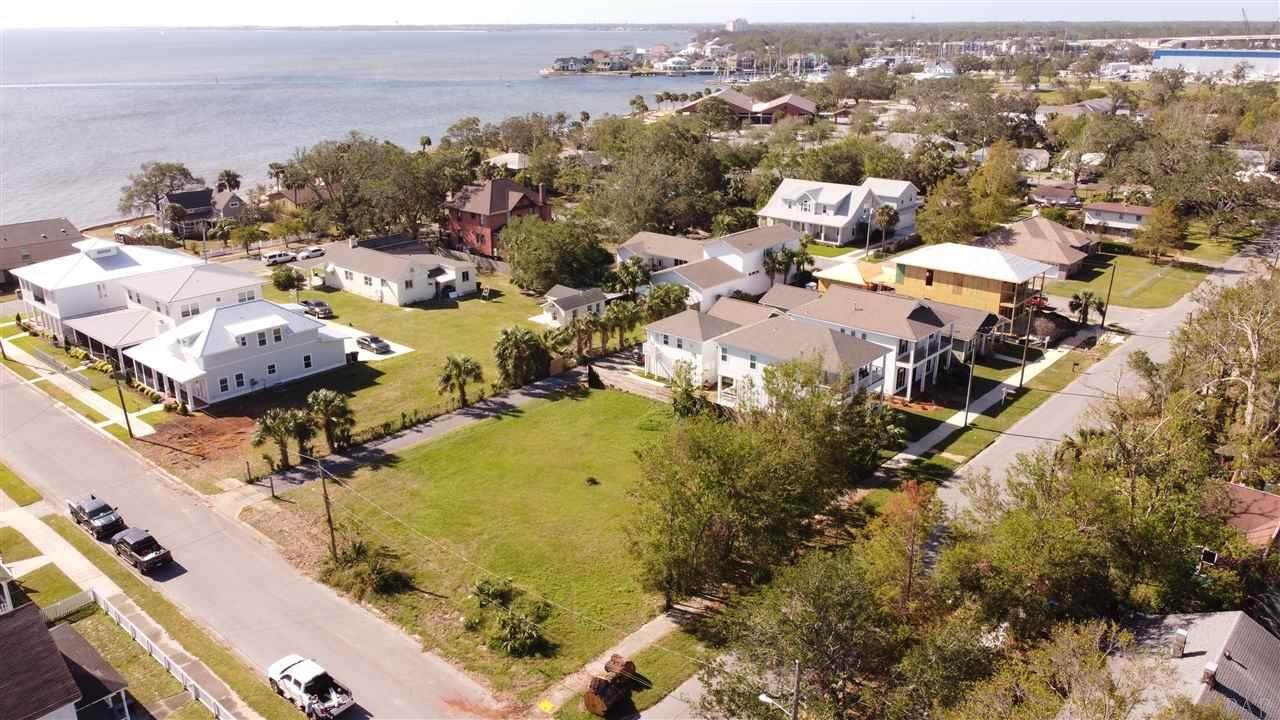 1400 Cypress Dr - Photo 1