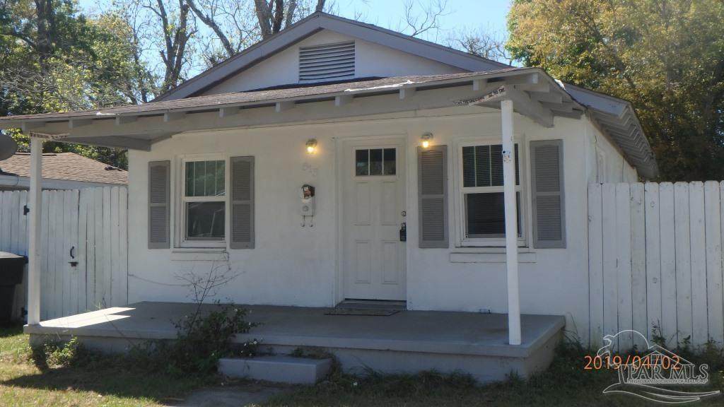 813 E St - Photo 1
